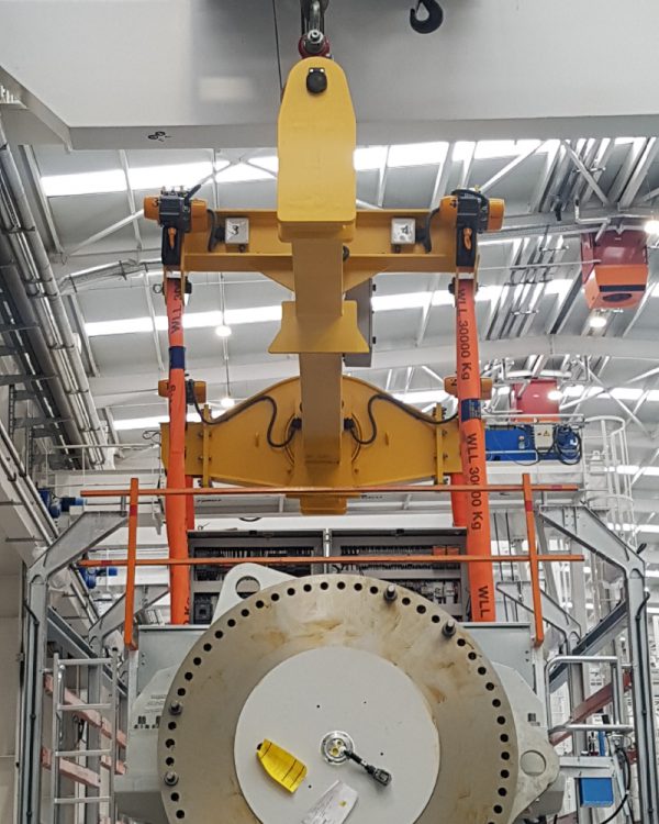 Nacelle lifting tool