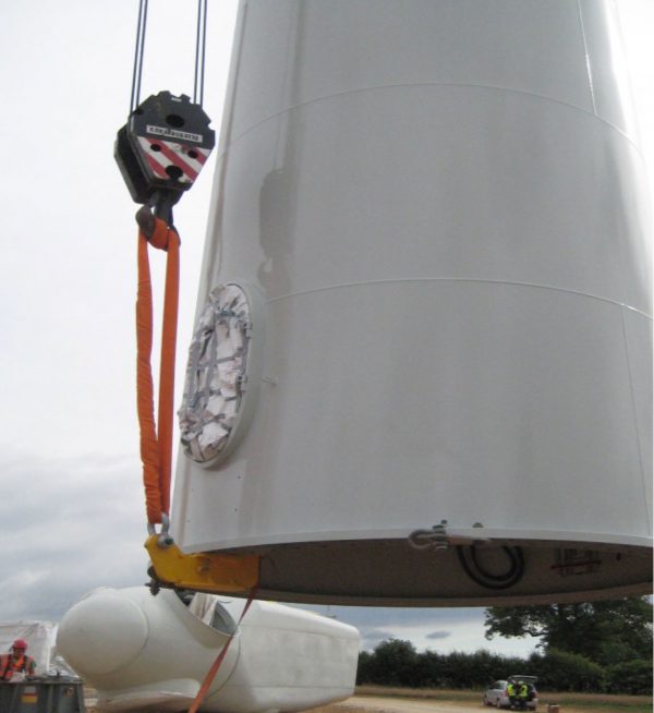 Steel towers lifting tools