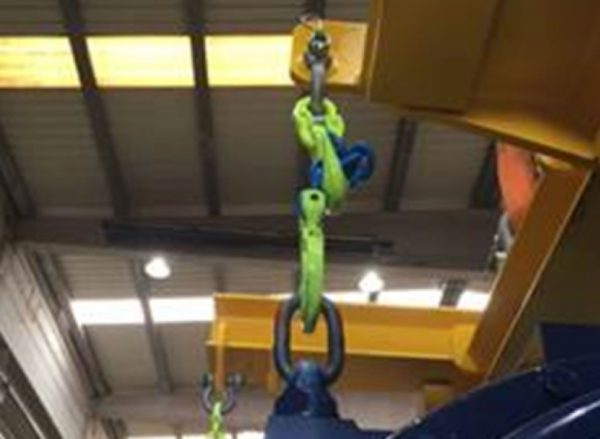 Self balance lifting tool